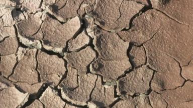 Retrait gonflement des sols argileux